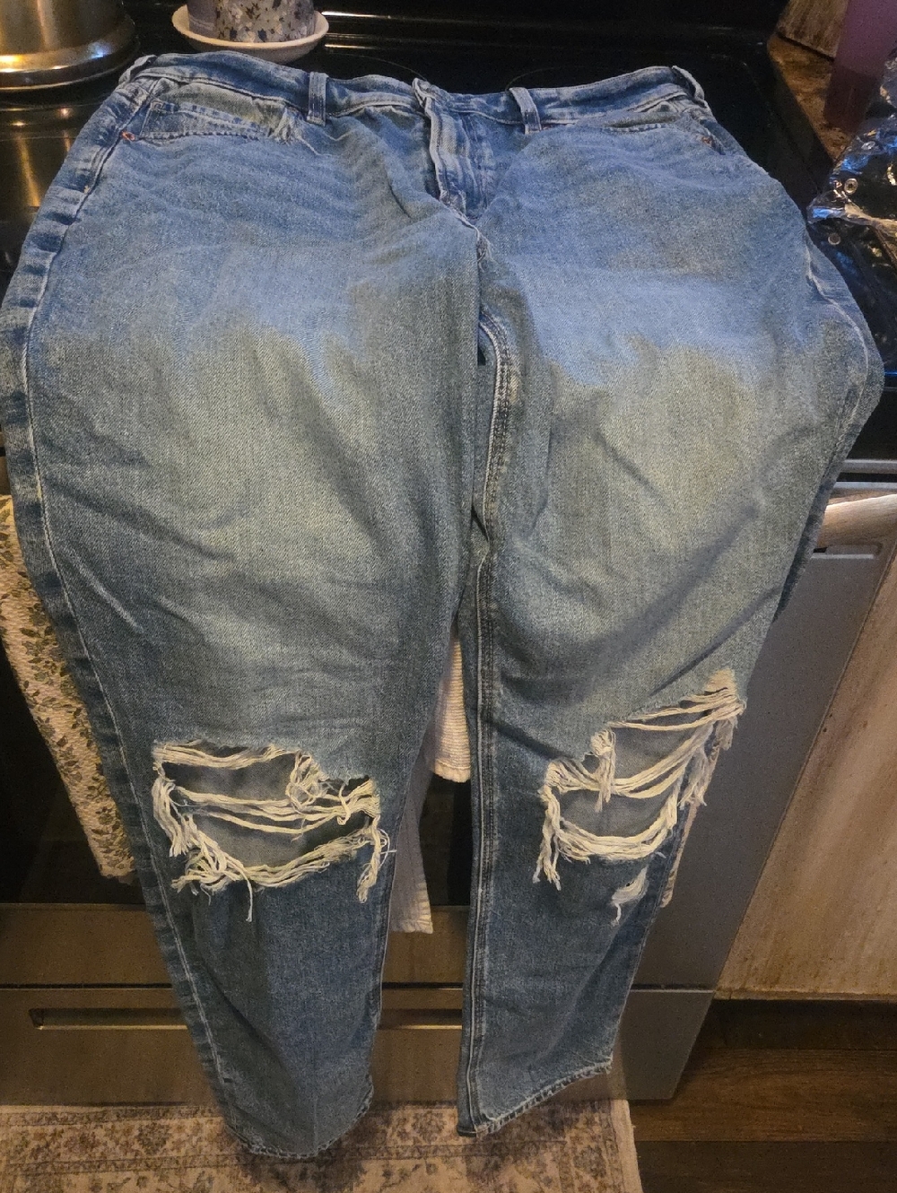 American Eagle Outfitters Light Blue Ripped Mom Jeans